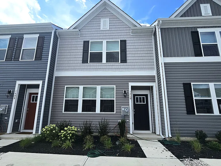 1410 Sugarplum Ln #1 — Photo 2