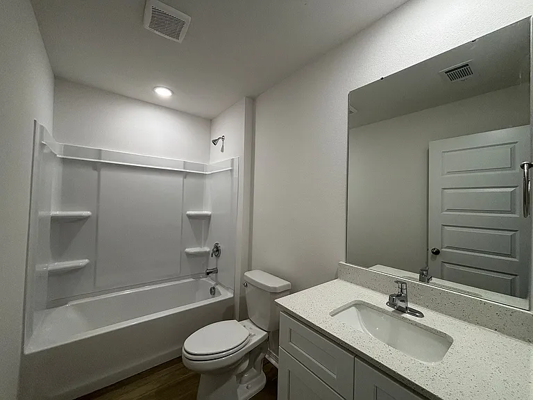 205 Preston Ln — Photo 9