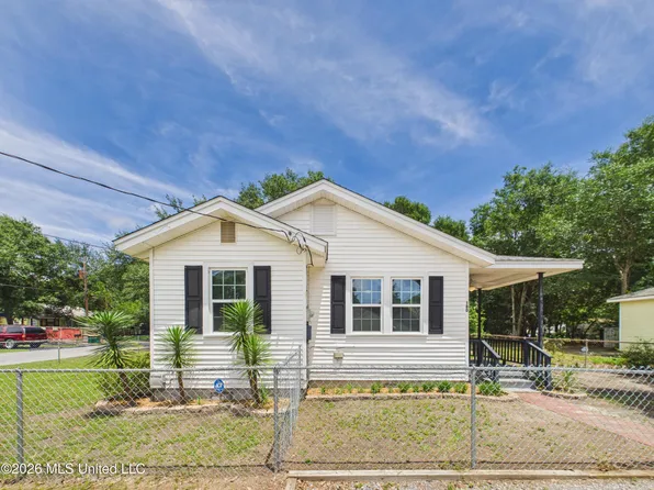 180 Iris St, Biloxi, MS 39531