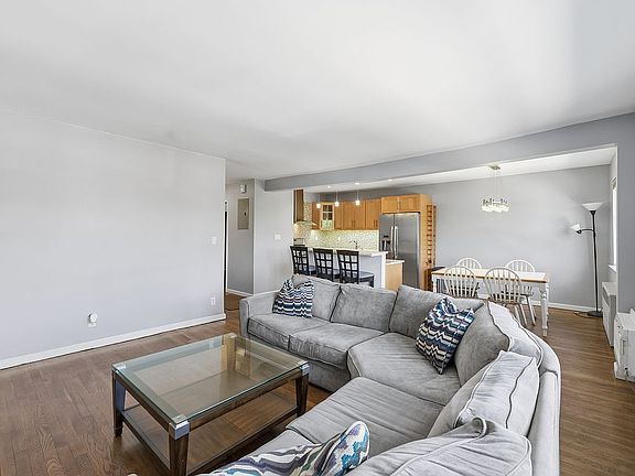 4th image of 5917 Kissena Blvd