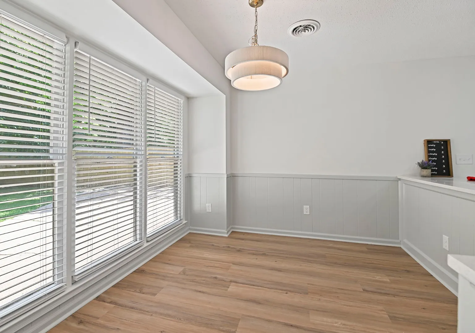 2117 Semmes Dr — Photo 2