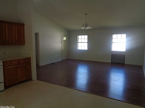 4th image of 1202 Garland Ave