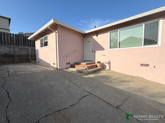 2nd image of 811 Olive Ave
