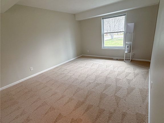 4th image of 8552 Usher Rd