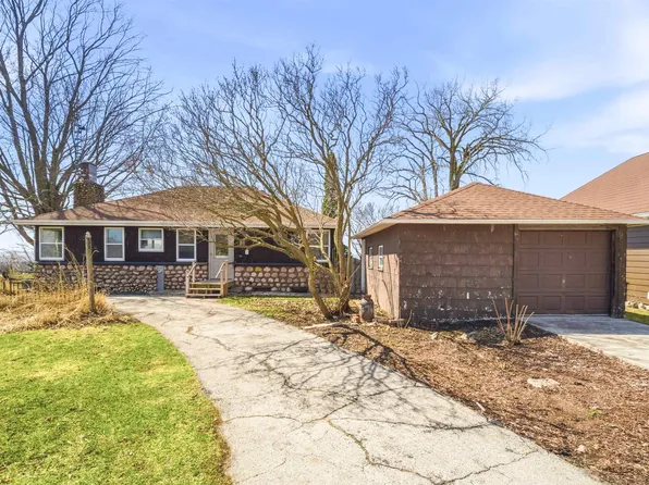 805 Paramount Dr, Chilton, WI 53014