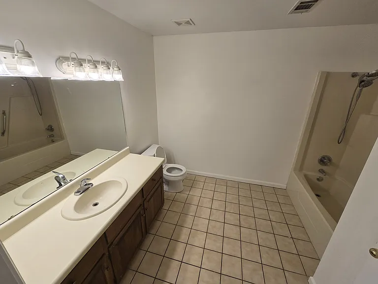 106 Prentice Ct — Photo 7