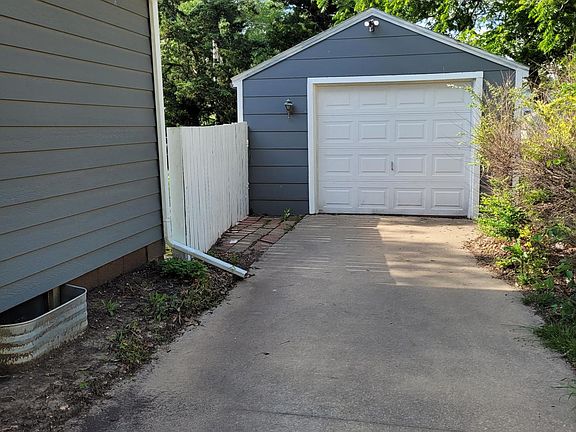 2nd image of 201 E Kirwin Ave