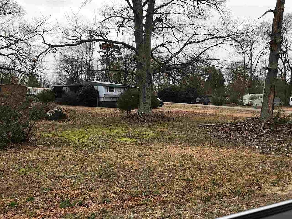 2nd image of 165 Tammy Ray Dr