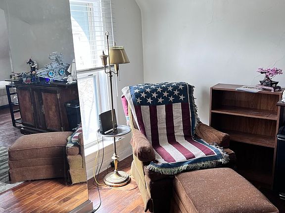 4th image of 3661 Paxton Ave #3