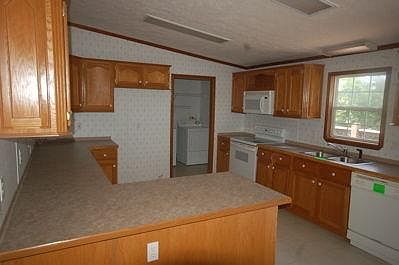 2nd image of 280 Harbor Landing Dr