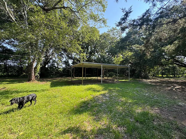 1084 Forbes Ln — Photo 25