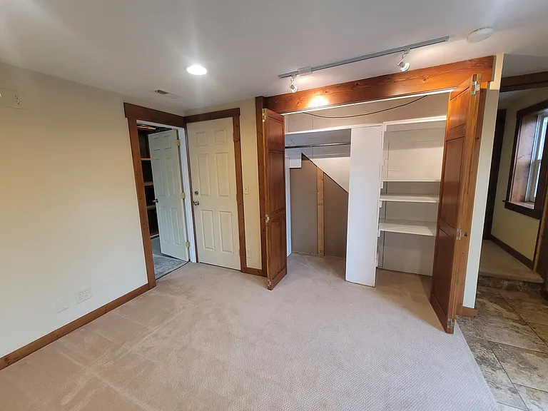 348 W Colorado St — Photo 12