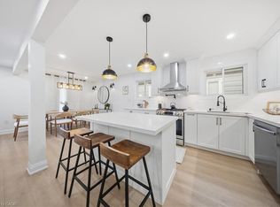 11 Garside Ave S, Hamilton, ON L8K 2V7