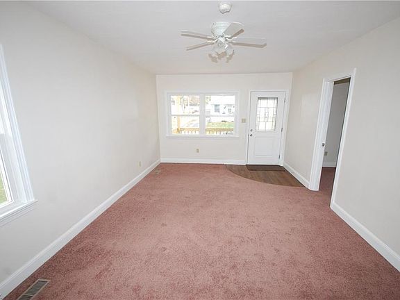 3rd image of 307 Forest Hill Dr