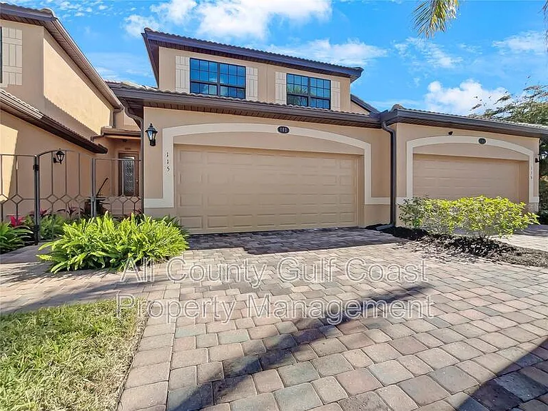 211 Red Fox Ct — Photo 1