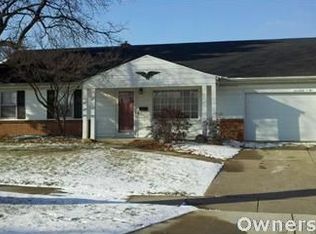 1705 Chantilly Dr, Maumee, OH 43537