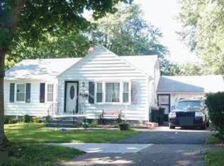 13 Cooper Rd, West Haven, CT 06516