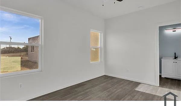 220 4th Ave E #2 — Photo 14