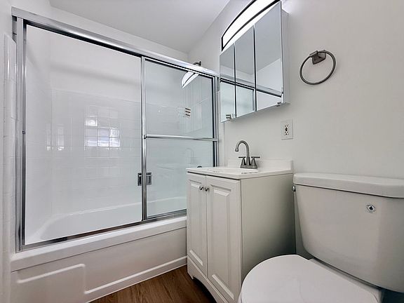 4th image of 1239 Oak Grove Ave APT 302