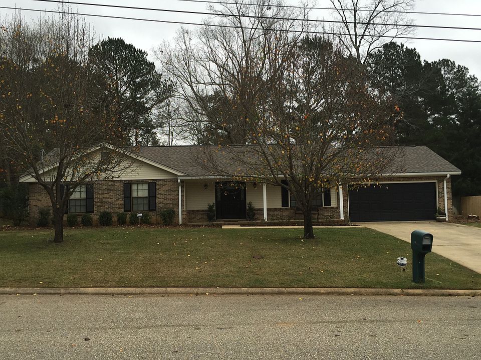 Beautiful 3 BR 2 Bath home, newly remodeled.