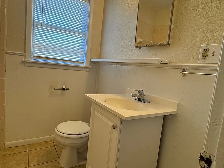 1605 NW Williams Ave — Photo 6