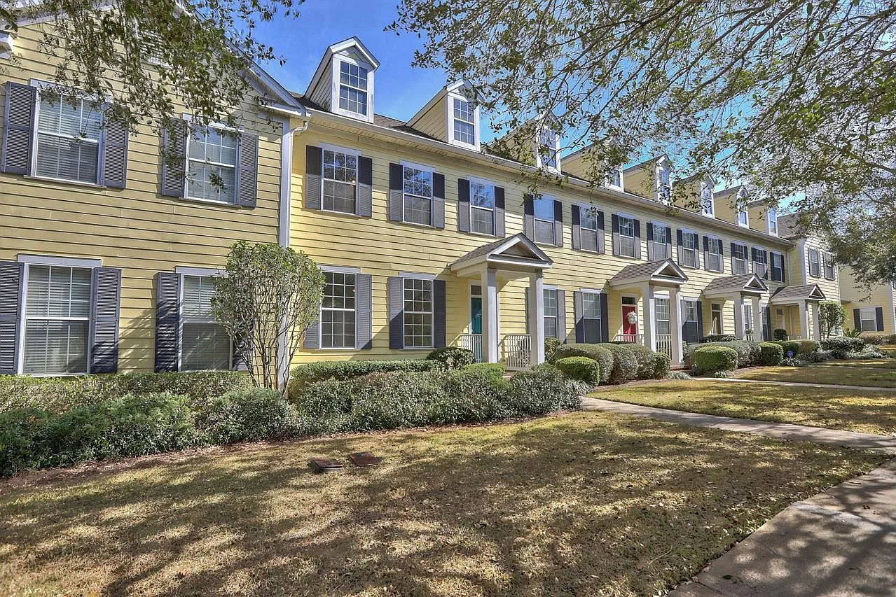 2 bed, 2.5 bath, 1744 sqft, $1,950 — Photo 3