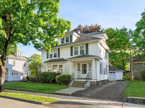 13 Franconia St, Worcester, MA 01602