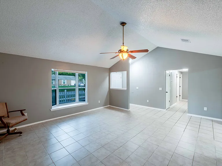 2586 Spring Lake Rd W — Photo 17