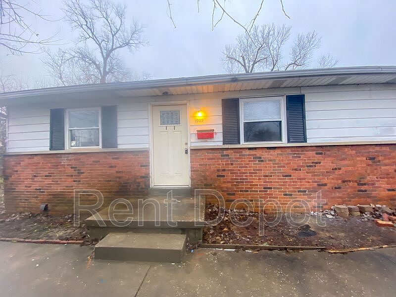 1st image of 1905 N Evans Ave #1907