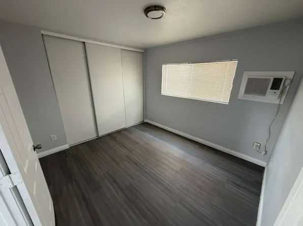 221 W New York Ave, Las Vegas, NV 89102