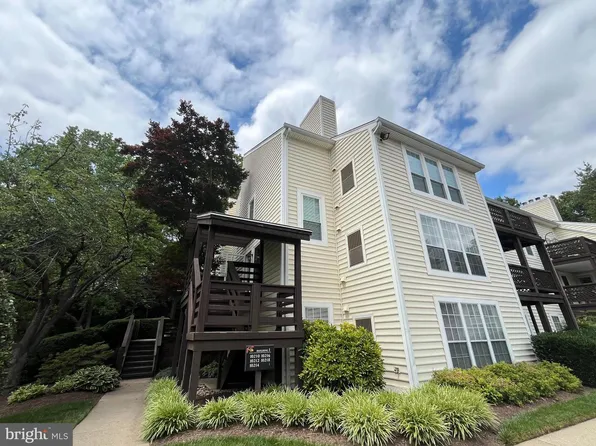 10212 Oakton Terrace Rd, Oakton, VA 22124