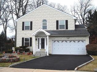 40 Kinder Dr, Bloomfield, NJ 07003