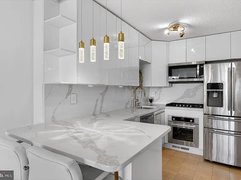5225 Pooks Hill Rd #715N — Photo 8
