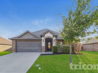 123 Sierra Dr, Waxahachie, TX 75167