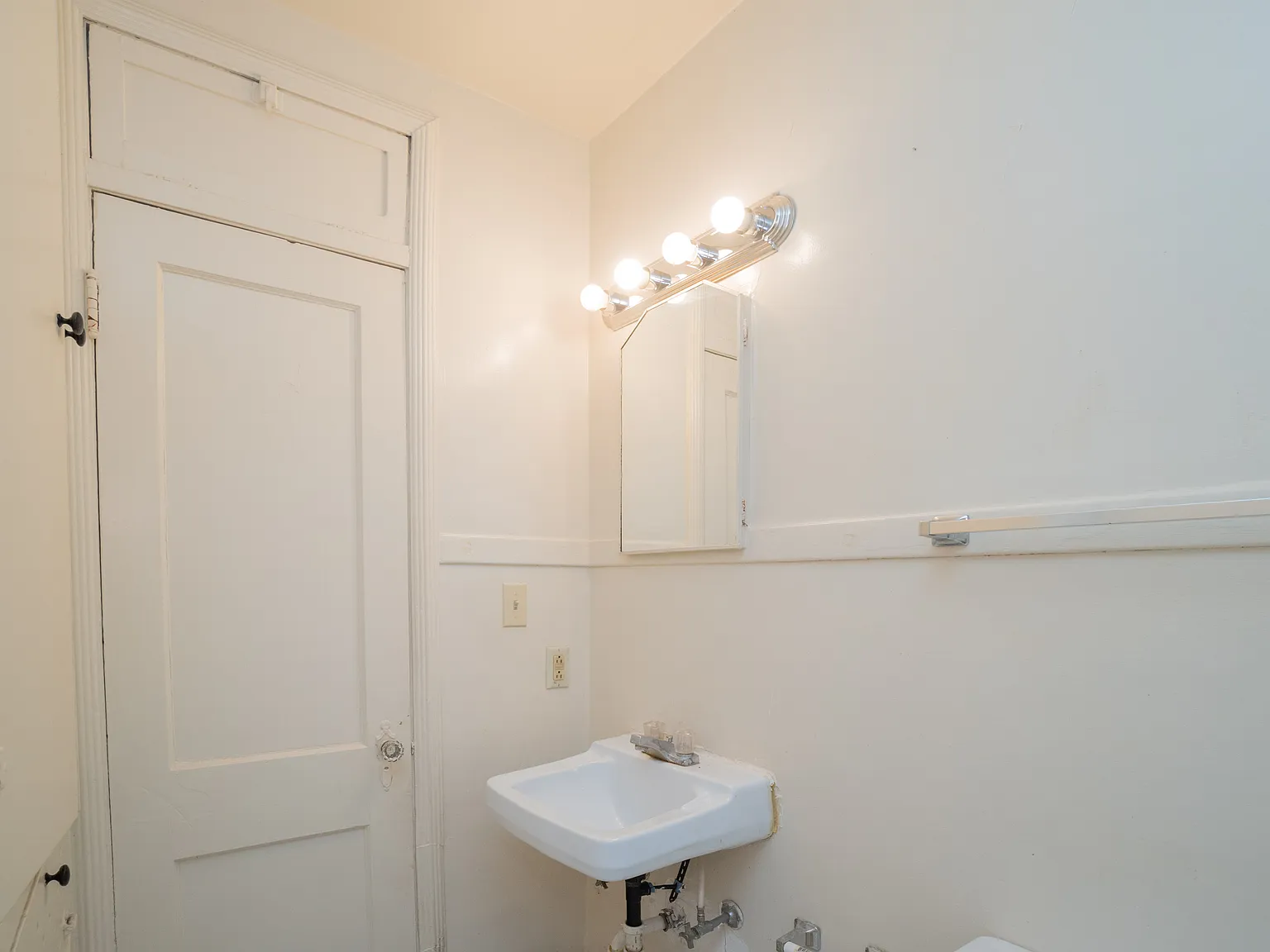 1 bed, 900 sqft, $725 — Photo 3