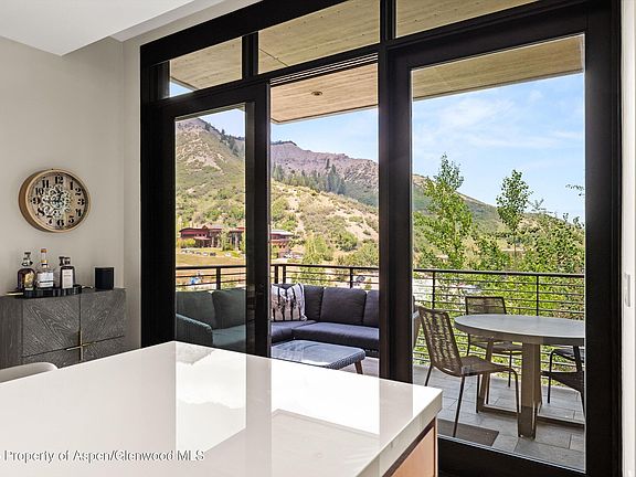 5th image of 77 Wood Rd #303
