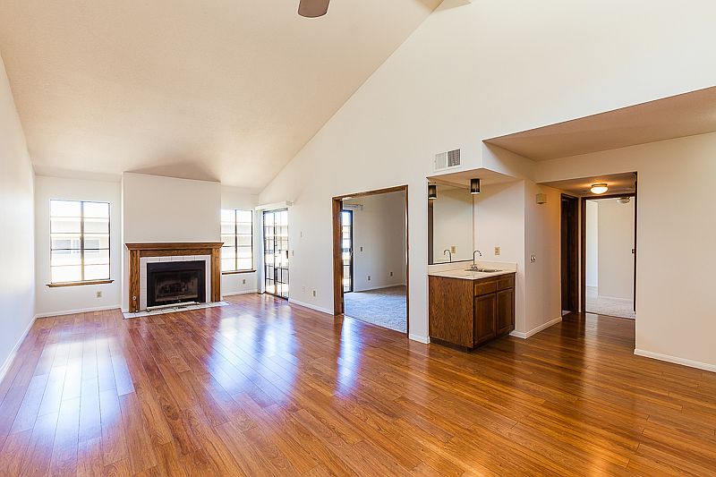 1st image of 5534 Encino Ave APT 303