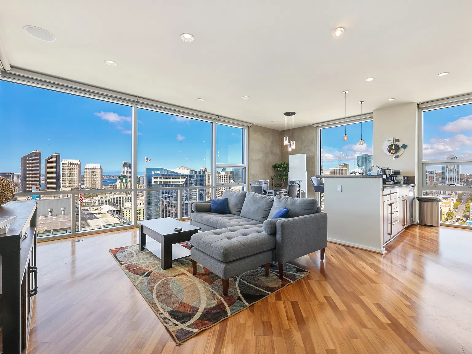 2 bed, 1077 sqft, $5,800 — Photo 3
