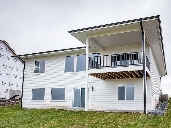 4th image of 3104 Lakeview Dr SE
