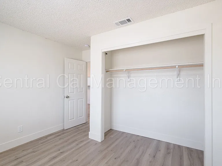 1244 Virginia Ave — Photo 8