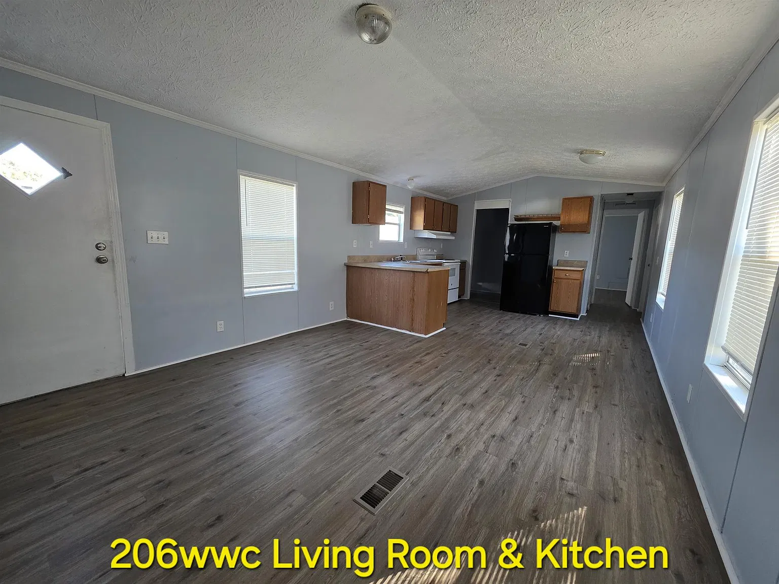WWC206 — Photo 1