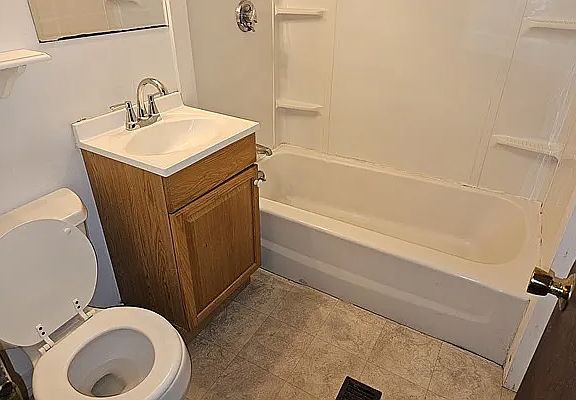 3rd image of 38 Middle St