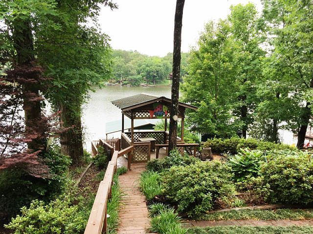 2nd image of 865 Snow Lake Dr