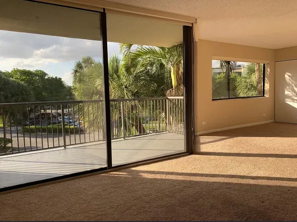 6701 SW 116th Ct APT 310, Miami, FL 33173