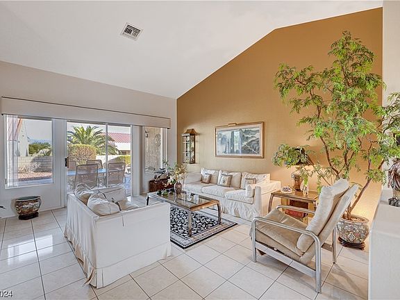 5th image of 9612 Eagle Valley Dr