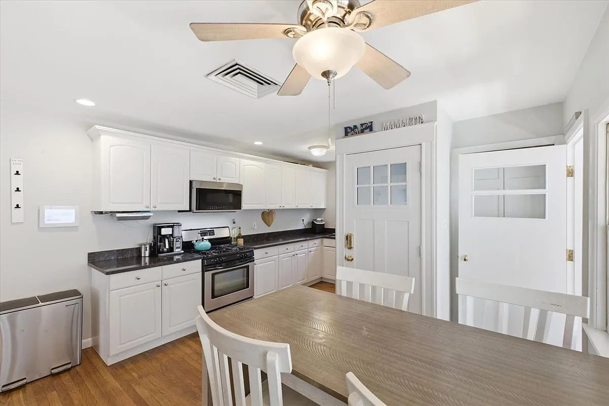 3 bed, 1635 sqft, $3,800 — Photo 3