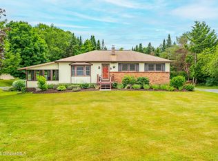 3 Edwards Rd, Wynantskill, NY 12198