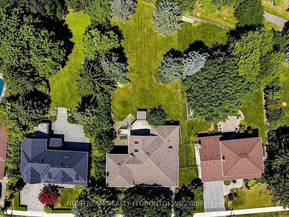 1st image of 20 Blackforest Dr