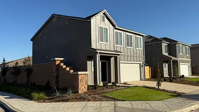 4 bed, 2.5 bath, 1847 sqft, $2,695 — Photo 2