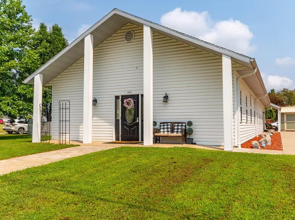 403 E McDowell St, Sturgeon, MO 65284
